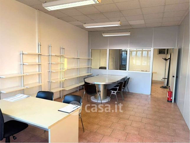 Ufficio in commerciale in Via Rosalba Carriera