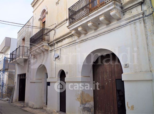 Casa indipendente in residenziale in Via San Simone 112 -132