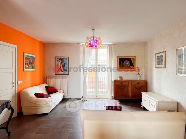 Casa indipendente in residenziale in Via Umberto 163