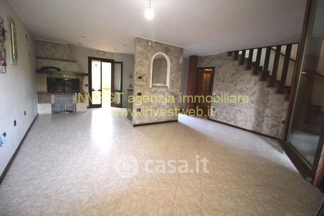 Casa bi/trifamiliare in residenziale in Via del Pescatore