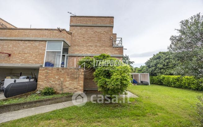 Casa bi/trifamiliare in residenziale in Via dei Tulipani 29