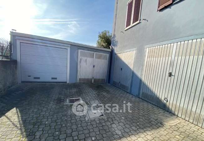 Garage/posto auto in residenziale in Via dei Gelsi 10