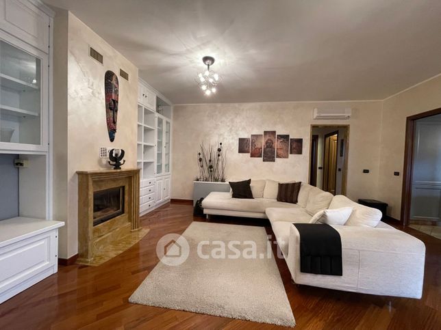 Appartamento in residenziale in Via Donato Bramante 79