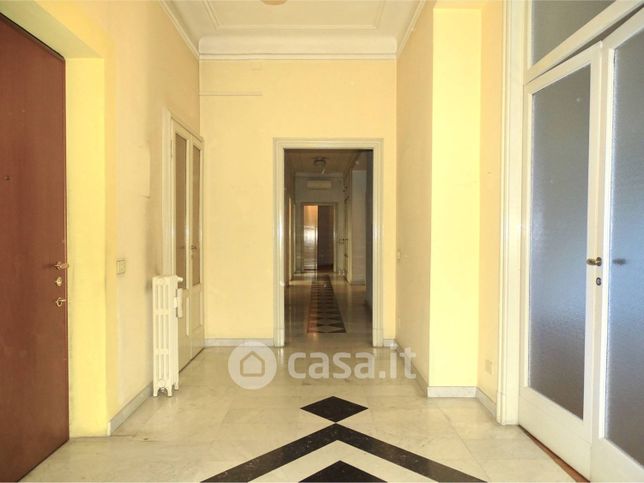 Appartamento in residenziale in Via Durini