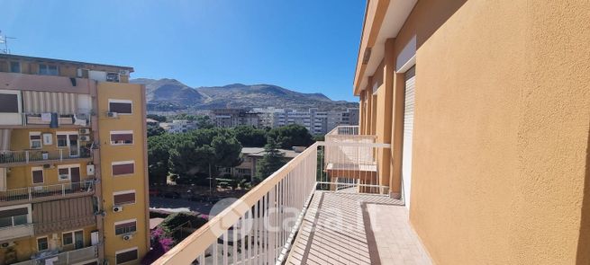Appartamento in residenziale in Via Riccardo da Lentini 18