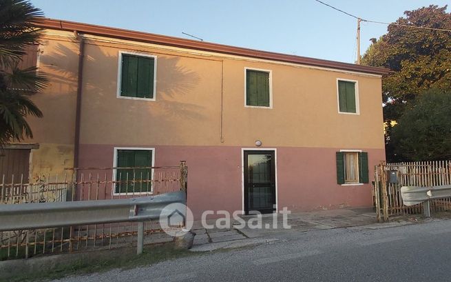 Casa bi/trifamiliare in residenziale in Via Porto Menai