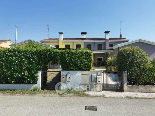 Villetta a schiera in residenziale in Via Danubio