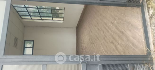 Capannone in commerciale in Via Marzabotto