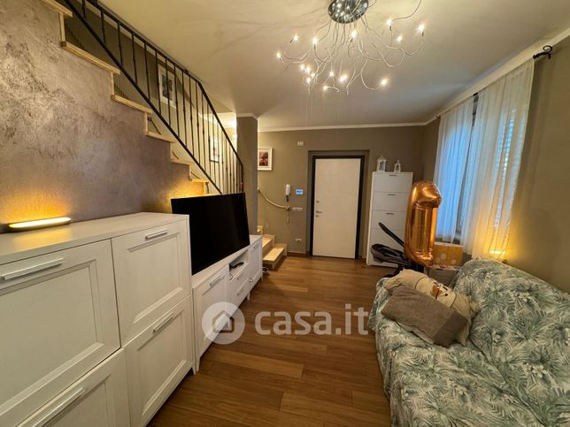 Casa bi/trifamiliare in residenziale in Via Vecchia Pesciatina Traversa IV