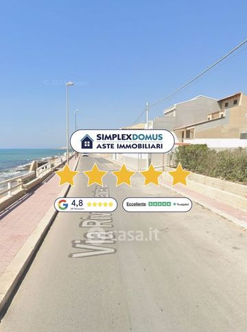 Appartamento in residenziale in Via Riviera Lanterna