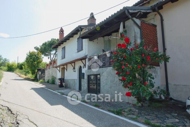 Casa bi/trifamiliare in residenziale in Strada Pontestura 58