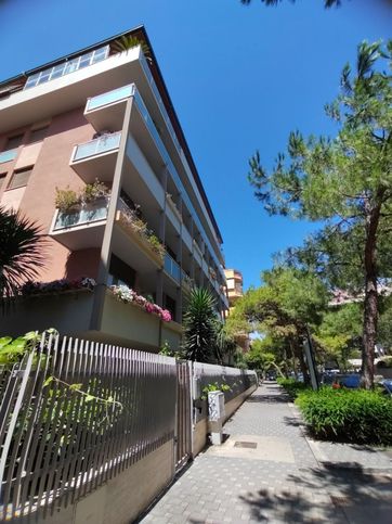 Ufficio in commerciale in Viale John Fitzgerald Kennedy 113