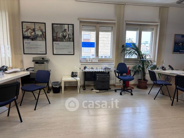 Ufficio in commerciale in 