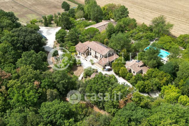 Villa in residenziale in Strada del Vivoli 42