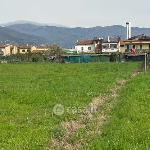 Terreno agricolo in commerciale in Via V. Alfieri