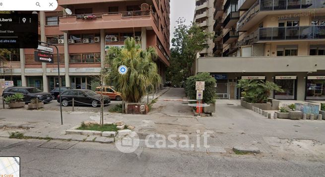 Garage/posto auto in residenziale in Via Villa Heloise