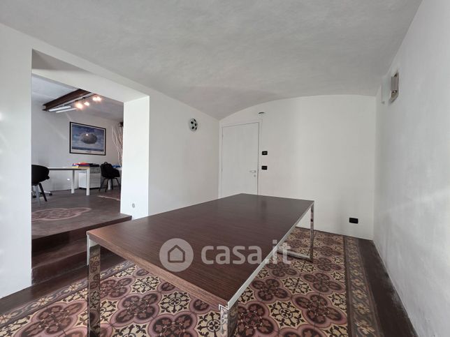 Ufficio in commerciale in Via Umberto I