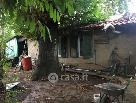 Villa in residenziale in Viale della Stazione