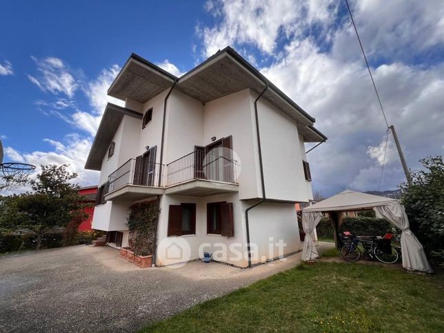 Villa in residenziale in Via Sant'Angelo 15