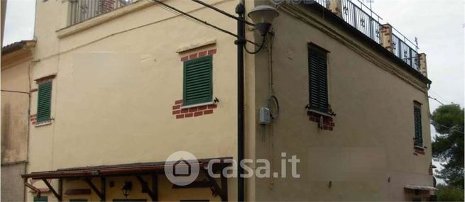 Appartamento in residenziale in Via Collealberti 33