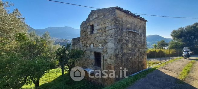 Casa indipendente in residenziale in 