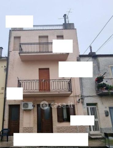 Casa indipendente in residenziale in Via D'Avalos 13