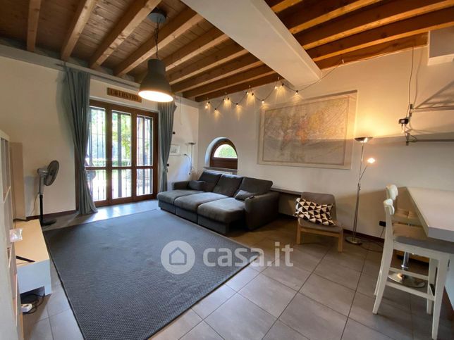 Villetta a schiera in residenziale in Via della Stazione 16