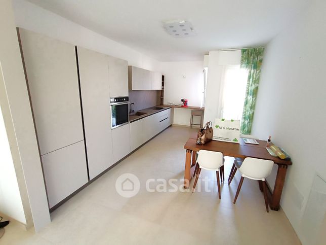 Casa indipendente in residenziale in Via Angeli 56