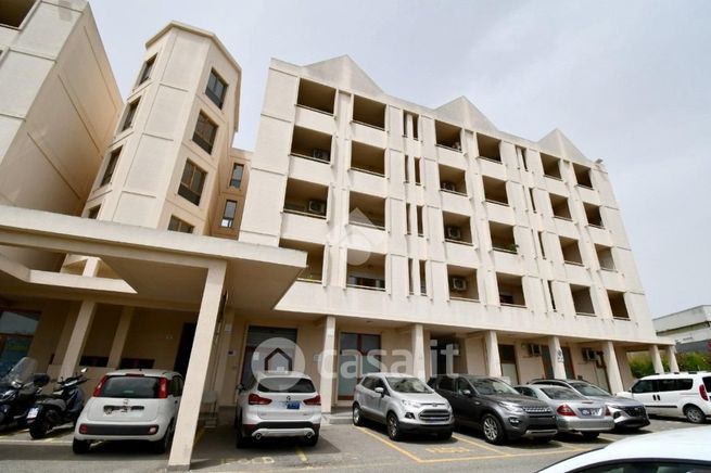 Ufficio in commerciale in Via Giuseppe Peretti 1