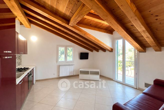 Appartamento in residenziale in Via Pianelloni 2