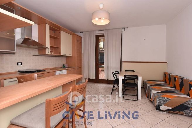 Appartamento in residenziale in Via Adamello