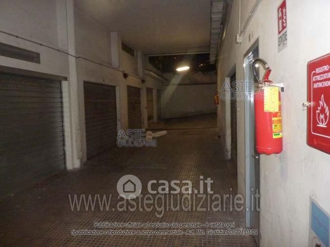 Garage/posto auto in residenziale in Via Caio Canuleio 45