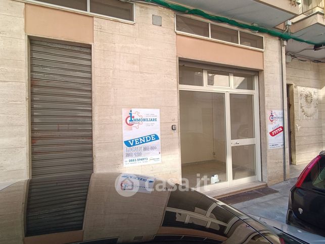 Ufficio in commerciale in Via Pietro Mascagni 3