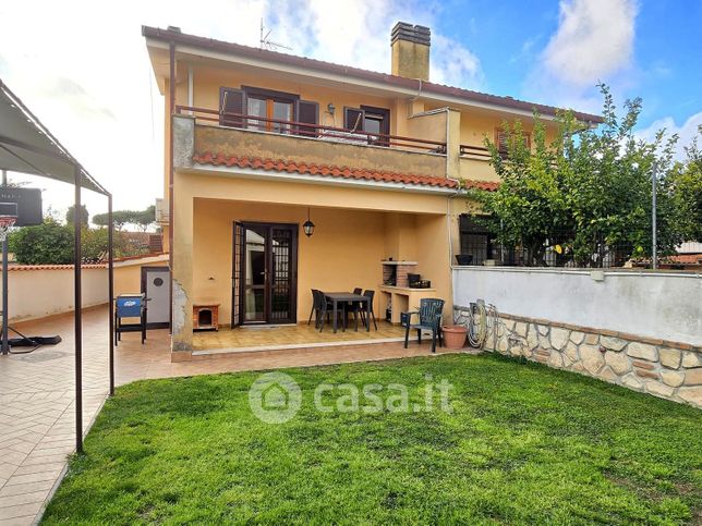 Villetta a schiera in residenziale in Via Gozzi