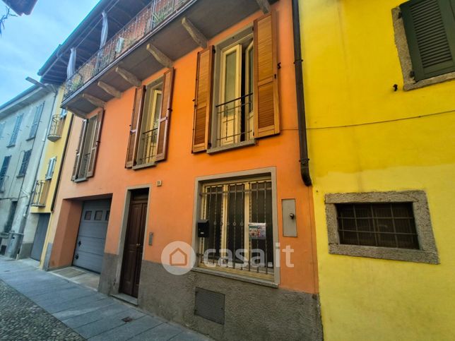 Villetta a schiera in residenziale in Via Montebello