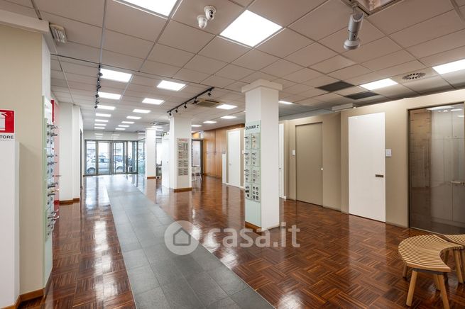 Capannone in commerciale in Via Adolfo Wildt 6