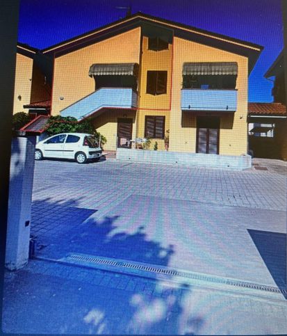 Appartamento in residenziale in Via Pesciatina 194