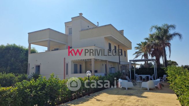 Villa in residenziale in 