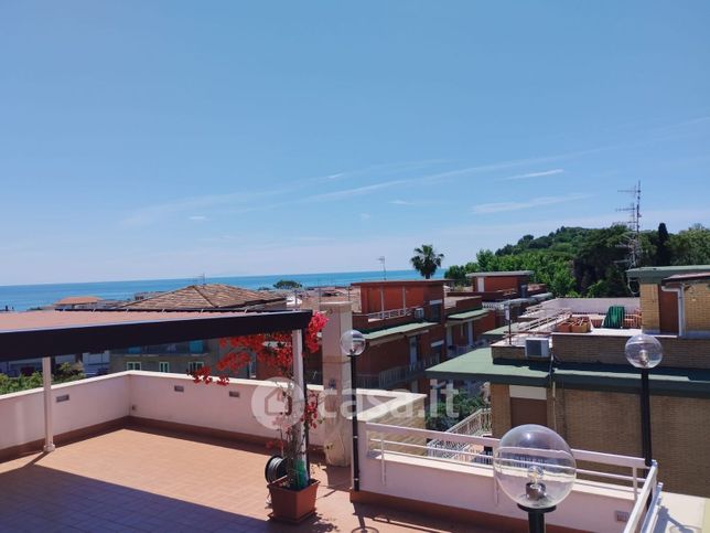 Appartamento in residenziale in Via del Golfo di Gaeta 36