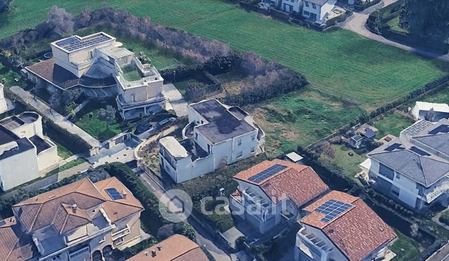 Villa in residenziale in Via Ruggero da Vezzano 2