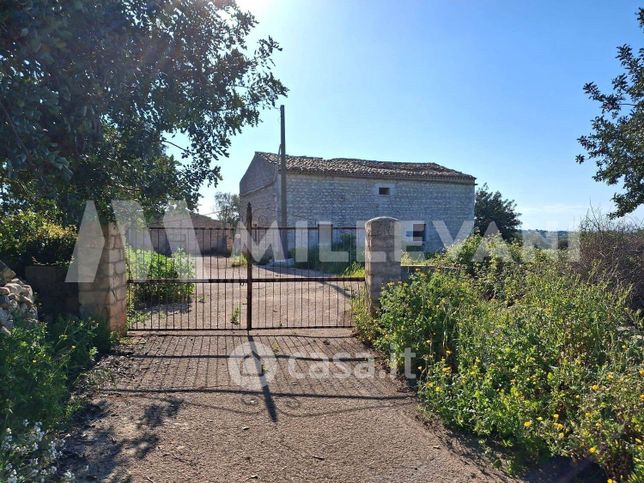 Rustico/casale in residenziale in Contrada Spana