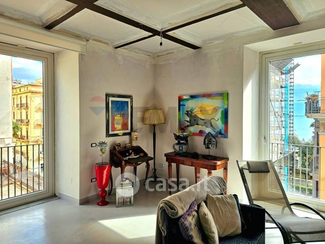 Appartamento in residenziale in Via Masuccio Salernitano 39