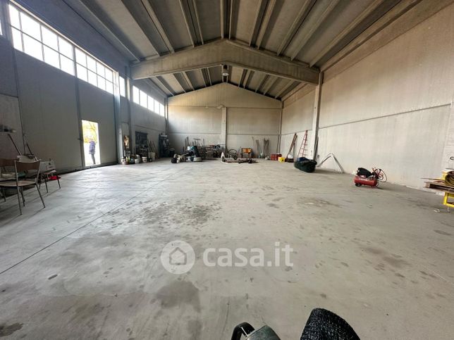 Capannone in commerciale in Via Bagnarese