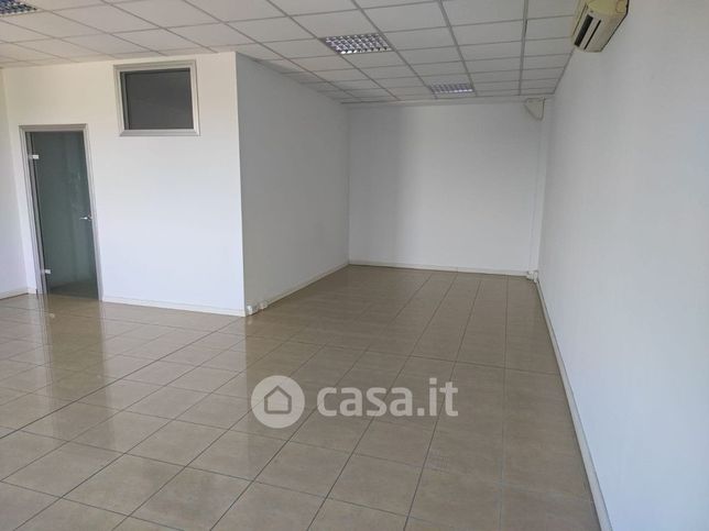 Ufficio in commerciale in