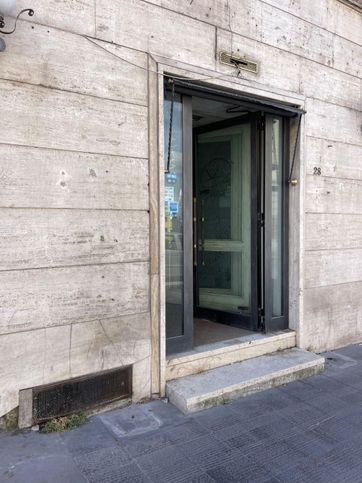 Attivitã /licenza (con o senza mura) in commerciale in Corso Vittoria Colonna 24