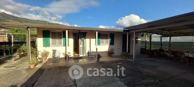 Casa indipendente in residenziale in 