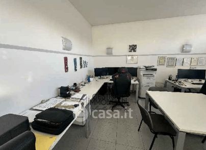Ufficio in commerciale in 