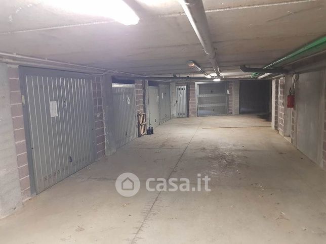Box/posto auto in residenziale in Via Piero Calamandrei