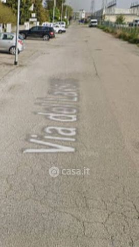 Capannone in commerciale in Via del Lavoro