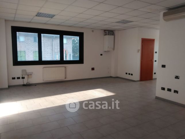 Ufficio in commerciale in corte tegge